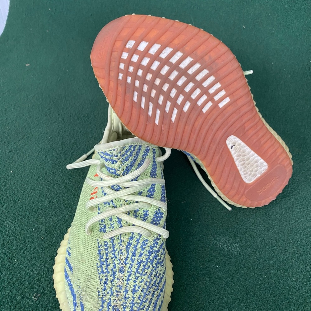 Yeezy - Picture 7 of 8
